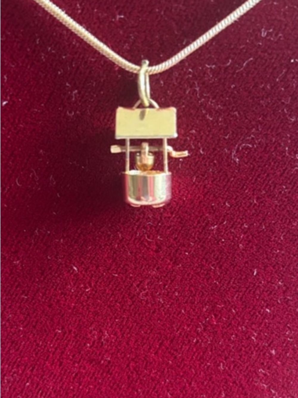 Vintage Gold Wishing Well Charm Pendant Necklace - Women Jewelry
